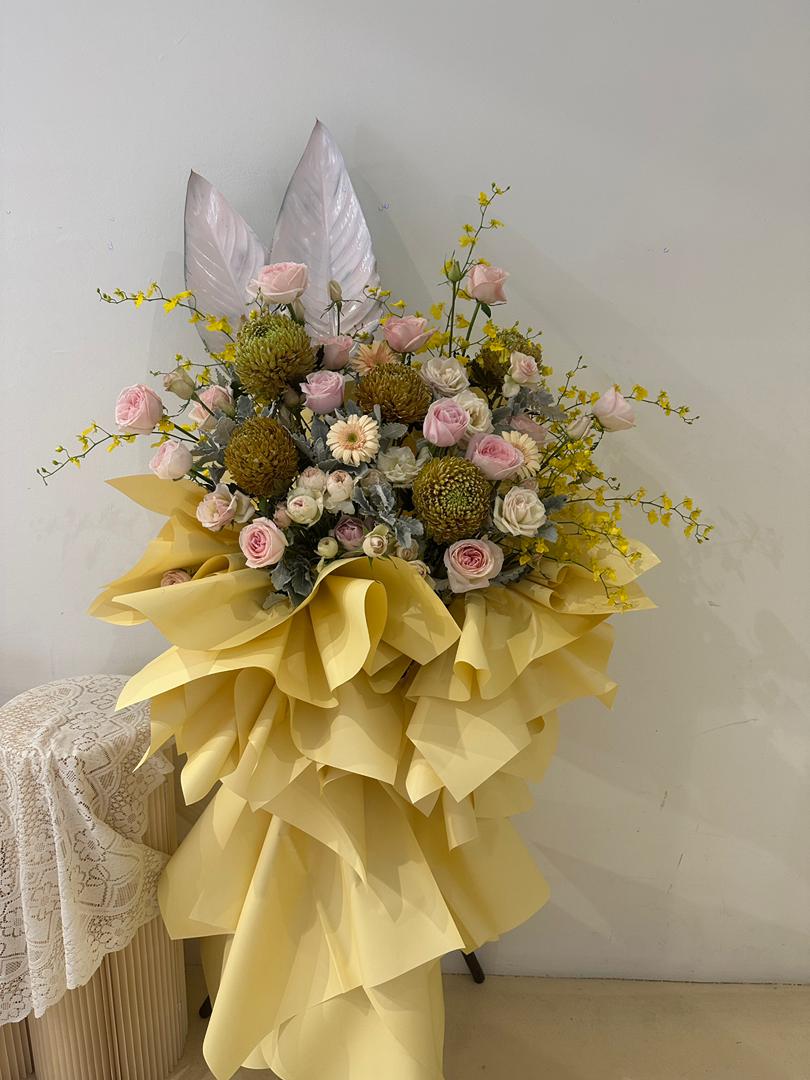 瑞彩祝福 · Golden Blessing Stand