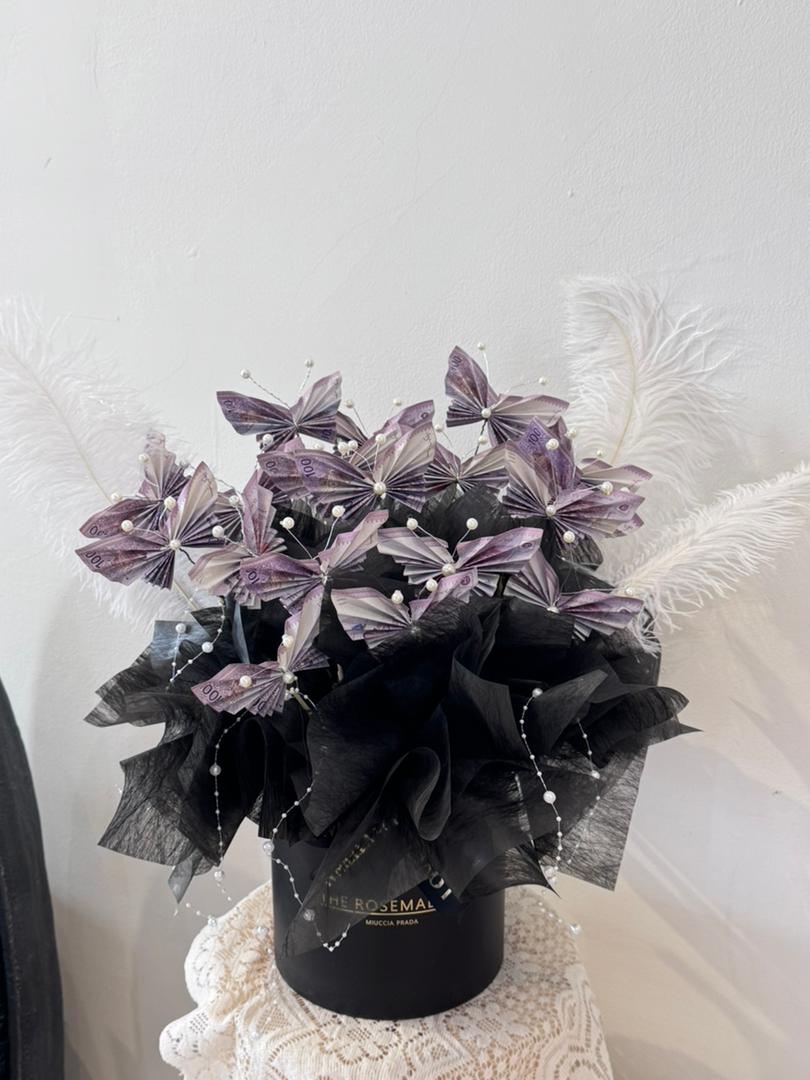 Noir Butterfly Fortune Box · 暗夜蝶影现金花盒