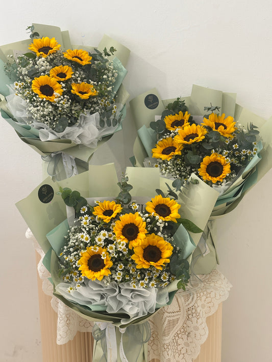 向阳而生 · Sunlit Bloom Bouquet