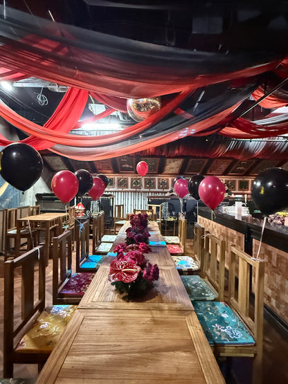 Midnight Rouge Tablescape Styling · 暗红微醺餐桌布置