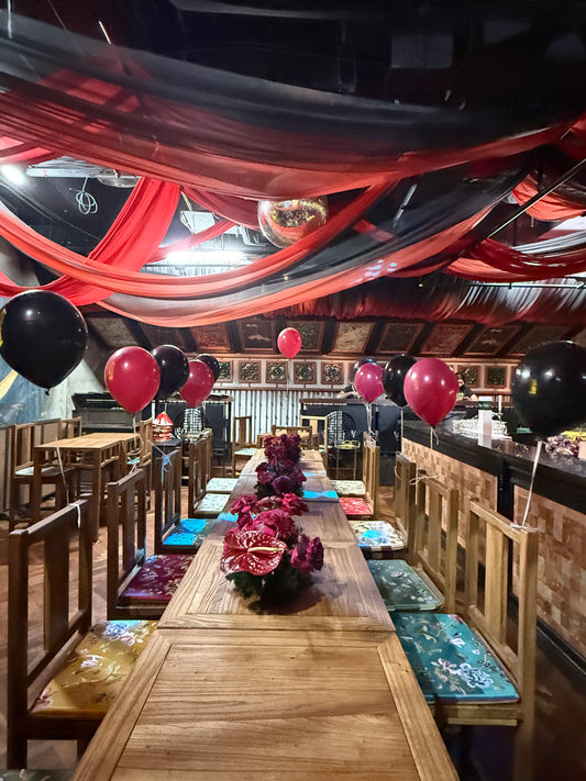 Midnight Rouge Tablescape Styling · 暗红微醺餐桌布置