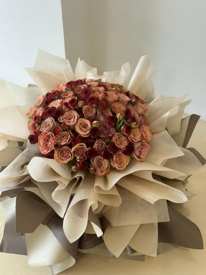 Rosy Reverie · 玫瑰梦境