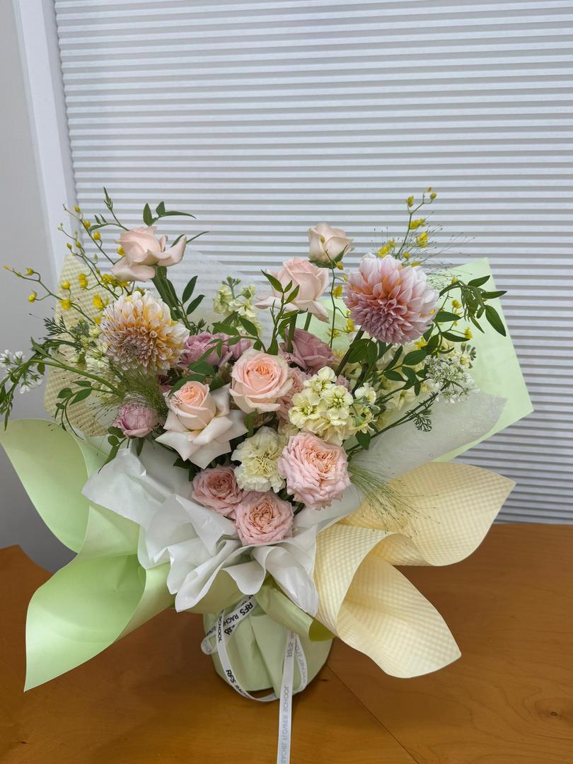 Blush Symphony · 柔粉乐章