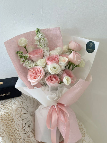 Whispering Blush · 柔粉心语