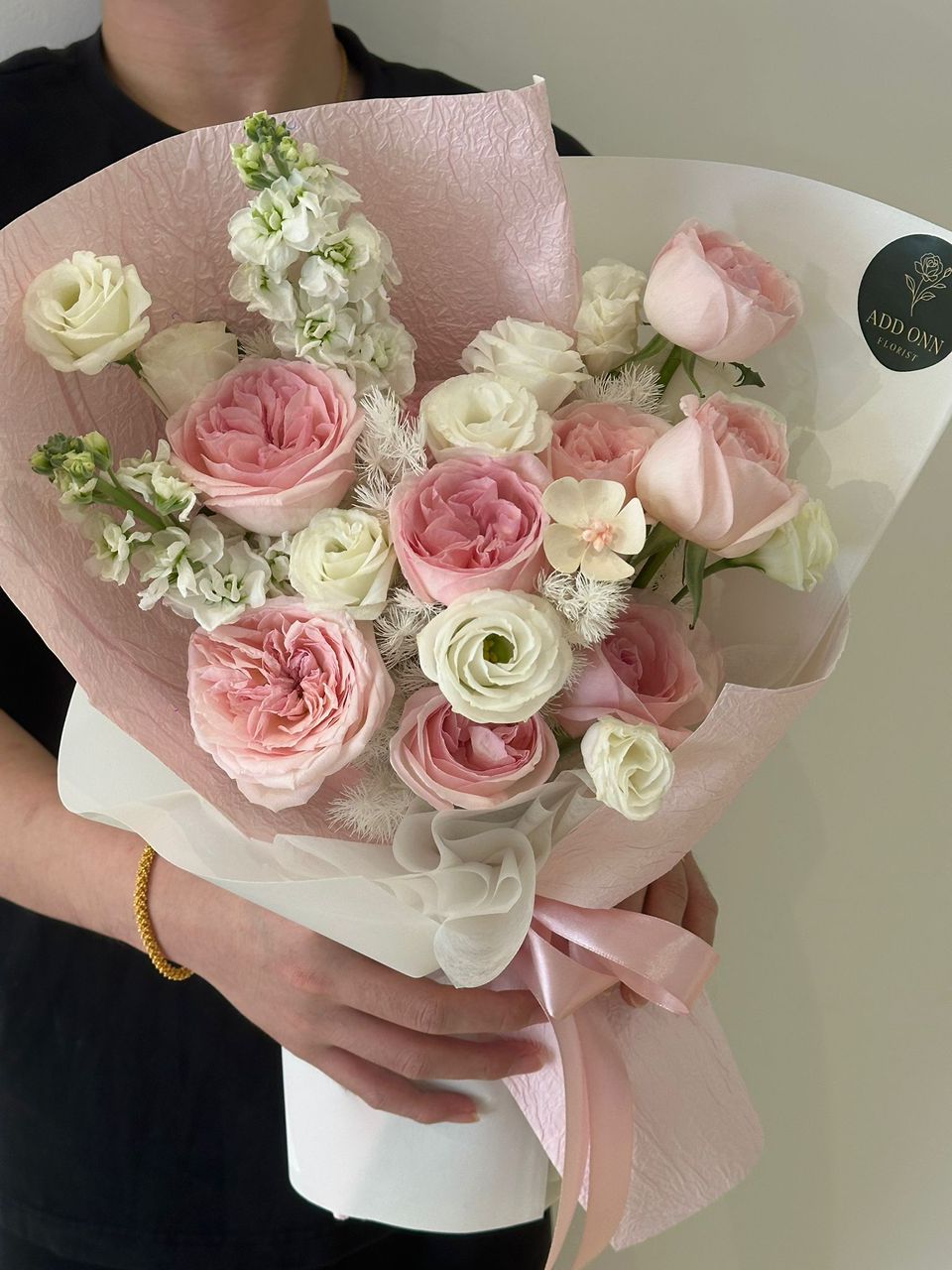 Whispering Blush · 柔粉心语