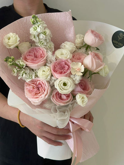 Whispering Blush · 柔粉心语