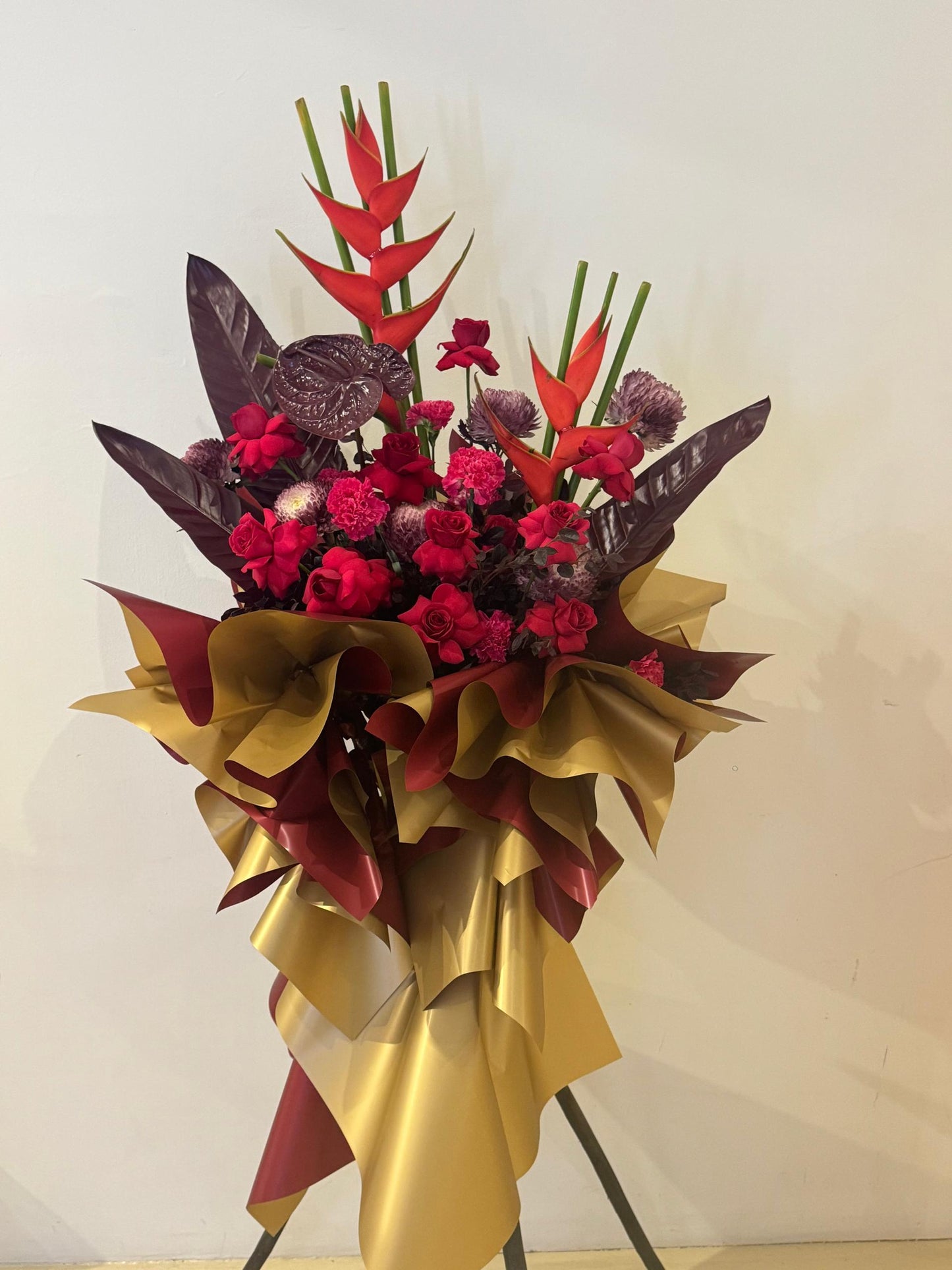 御红金韵 · Imperial Crimson Bloom