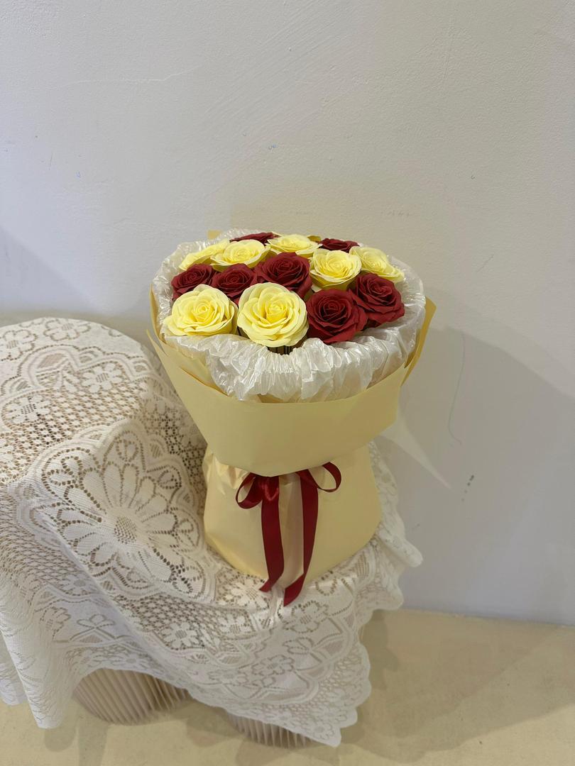 甜心双色 · Dual Charm Bouquet