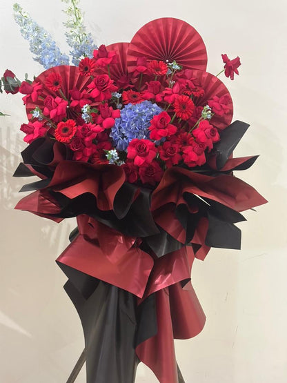 鸿运盛放 · Crimson Prosperity Stand