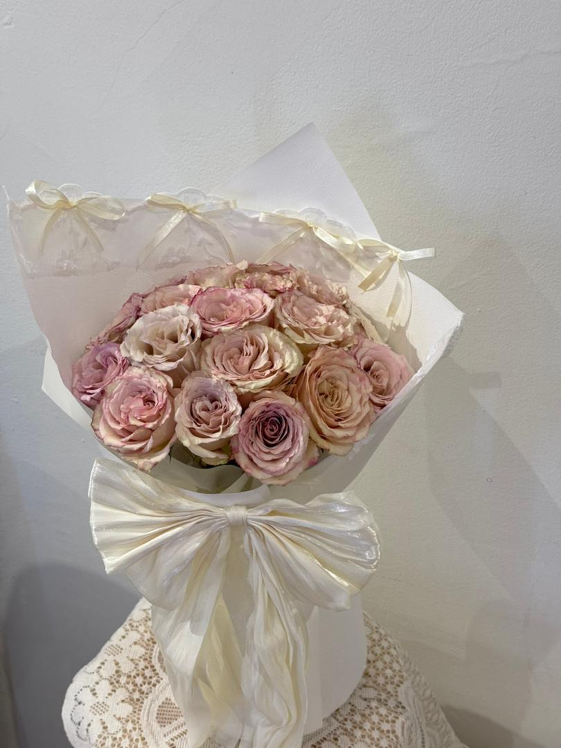 Blush Heirloom Bouquet · 奶油玫瑰典藏花束