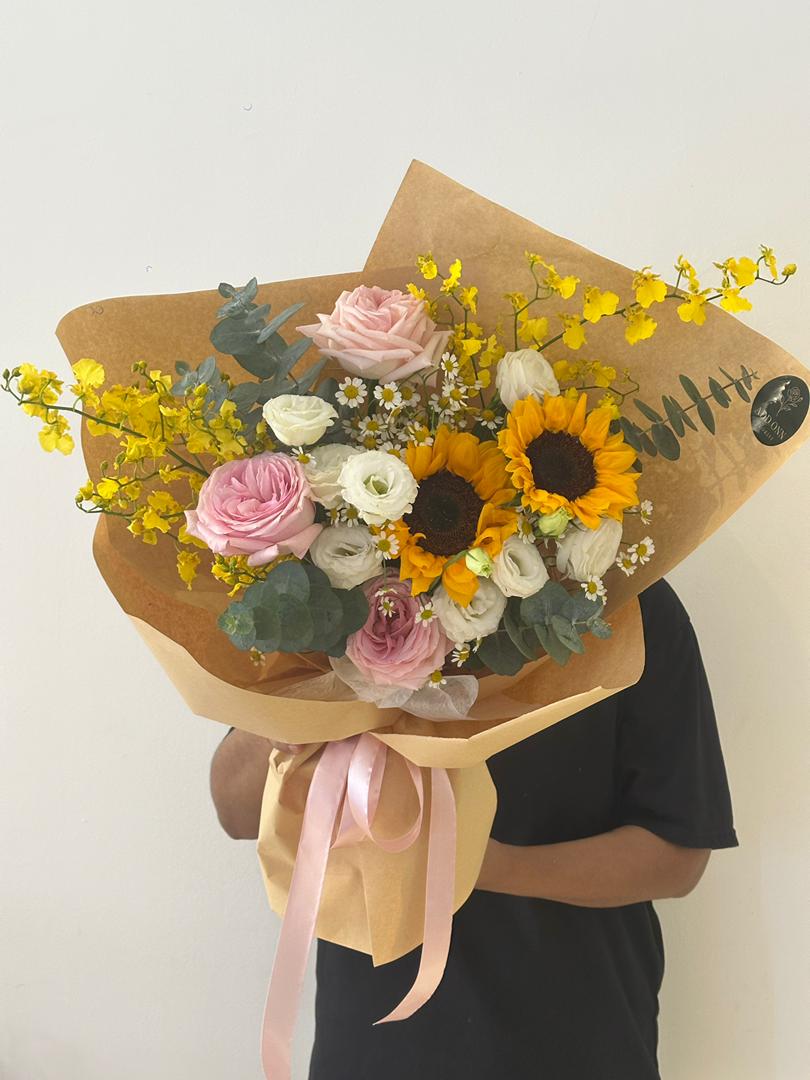 Sunshine Blush Bouquet · 向阳甜语花束