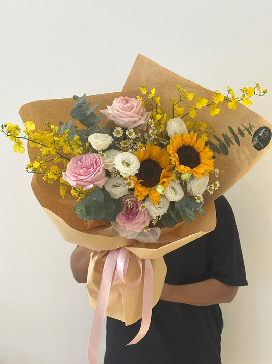 Sunshine Blush Bouquet · 向阳甜语花束