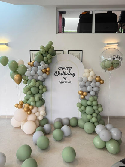 Sage Luxe Birthday Setup · 高级鼠尾草绿生日布置