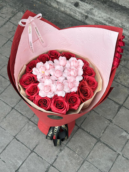 Blushing Heart Bloom · 心动告白花束