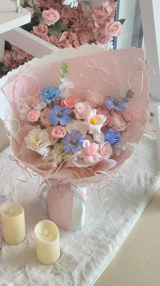 Powder Blue Reverie · 粉雾蓝调香皂花束