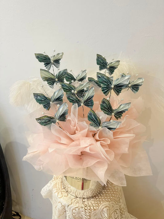 Emerald Flutter · 翡翠蝶语钞票花束