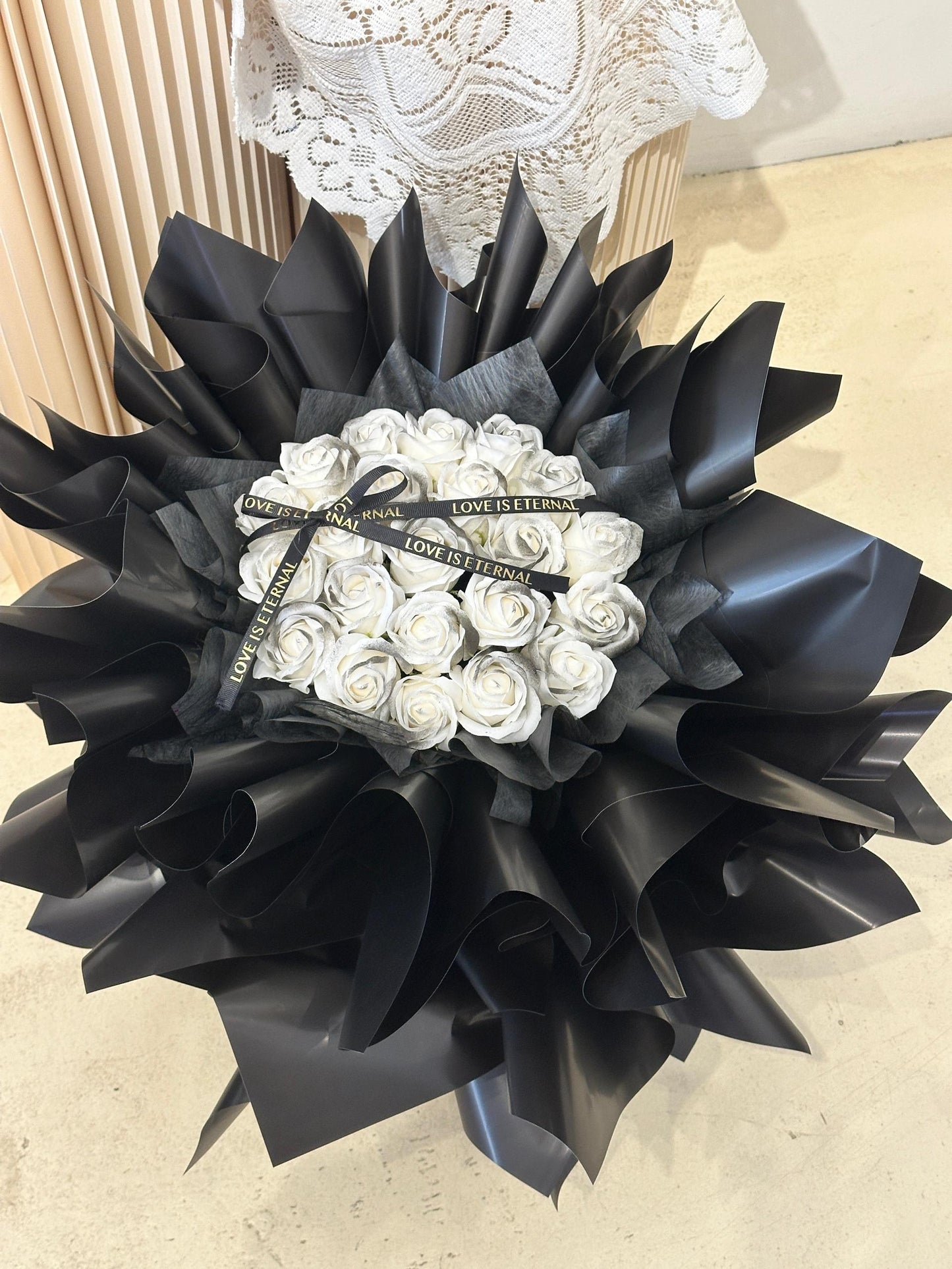 Noir Eternal Bouquet · 黑曜永恒花束