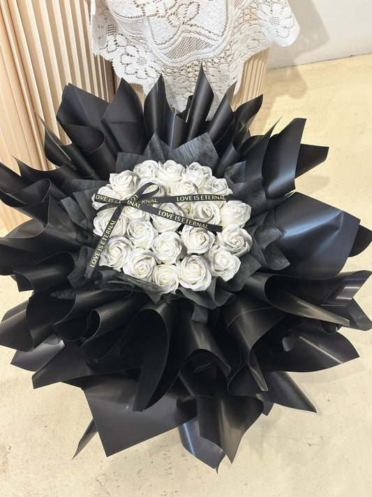Noir Eternal Bouquet · 黑曜永恒花束