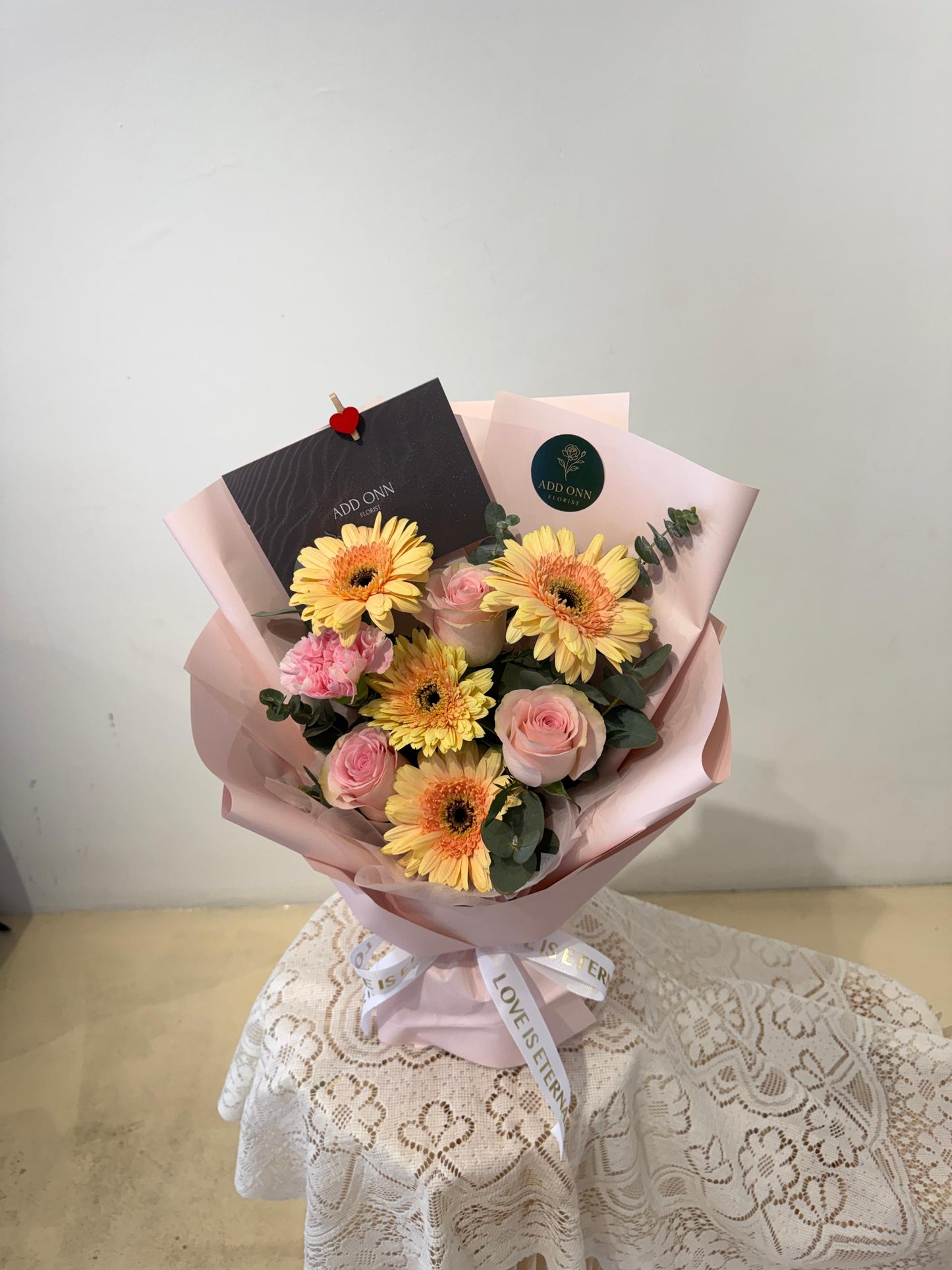 Peach Bloom Bouquet · 蜜桃晨光花束