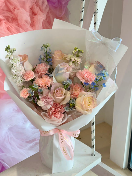 Soft Horizon Bouquet · 柔光天际花束