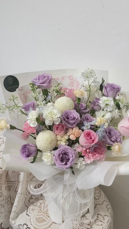 Pastel Whisper Bouquet · 柔雾花语花束