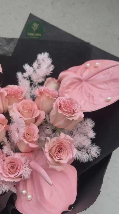 Blush Noir Elegance · 黑调粉玫瑰高级花束