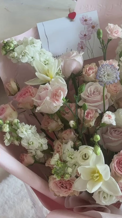 Blush Petal Symphony · 柔粉花语鲜花花束