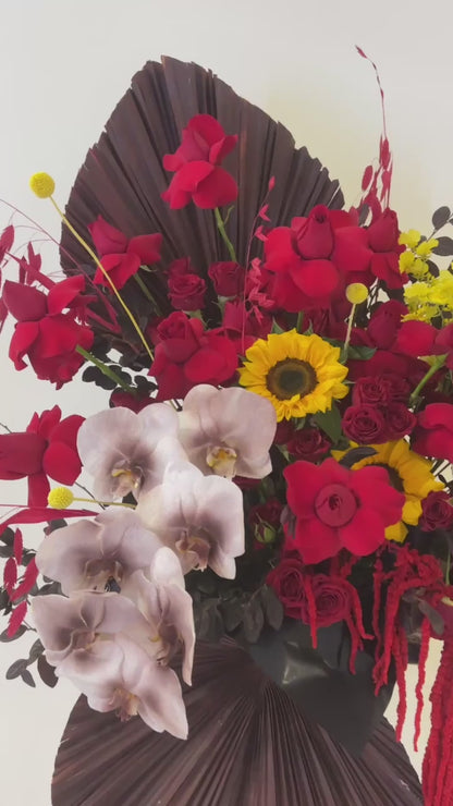 鸿运盛启 · Crimson Prosperity Opening Stand