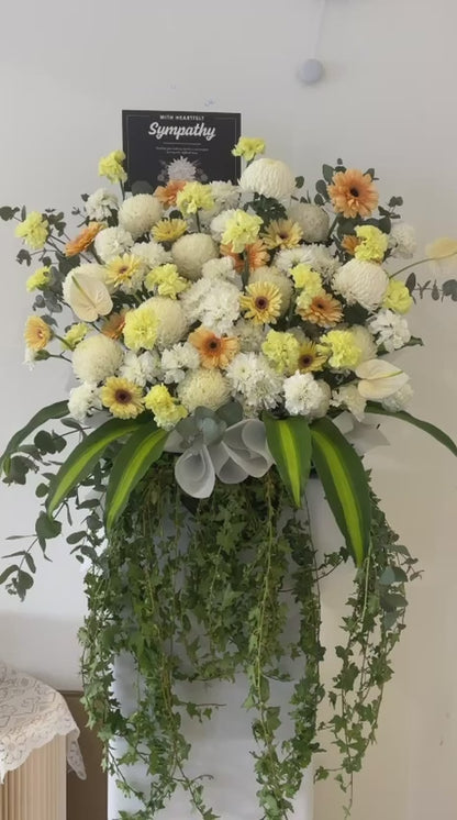 Gentle Remembrance Stand · 温柔追思花架