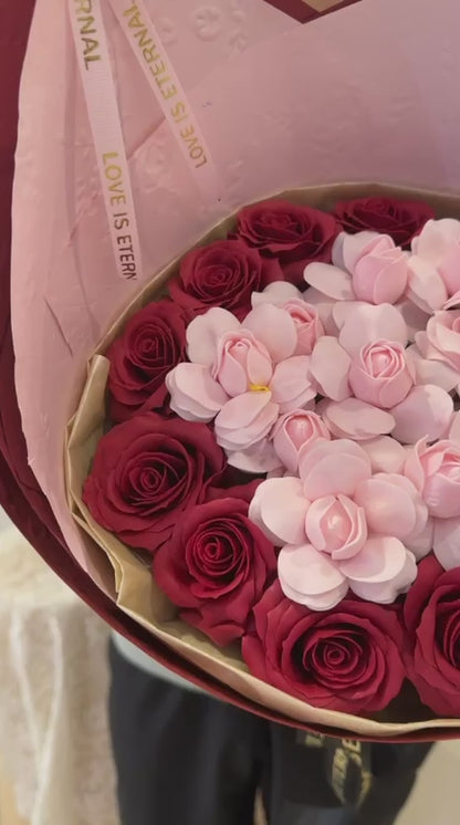 Blushing Heart Bloom · 心动告白花束