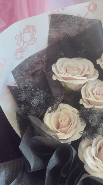 Midnight Pearl Soap Bouquet · 暗夜珍珠香皂花束