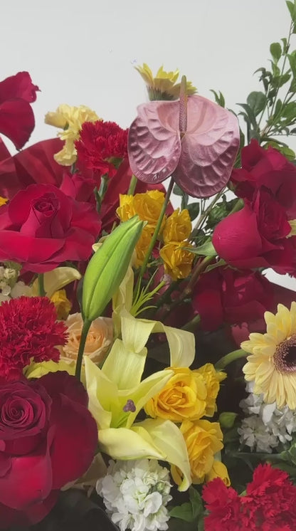 Prosperity Crown Arrangement · 鸿运冠冕花艺