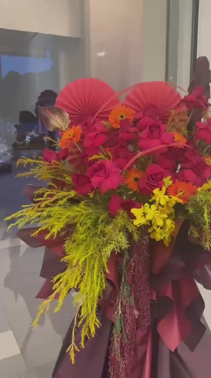 Crimson Triumph · 绽红盛誉