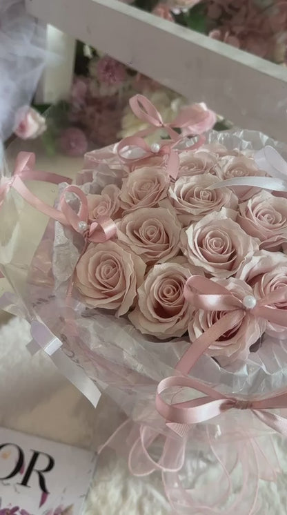 Blush Ribbon Whisper · 粉雾蝴蝶结花礼